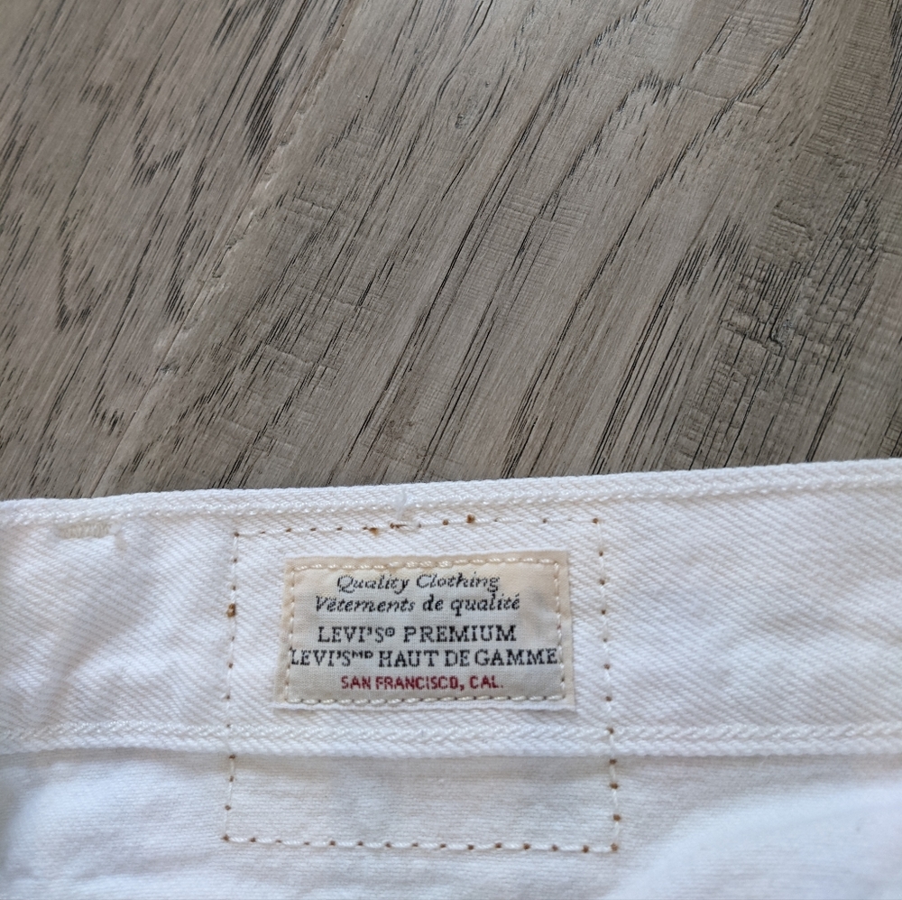 Levi's High Rise Jean Shorts - Picture 10 of 11